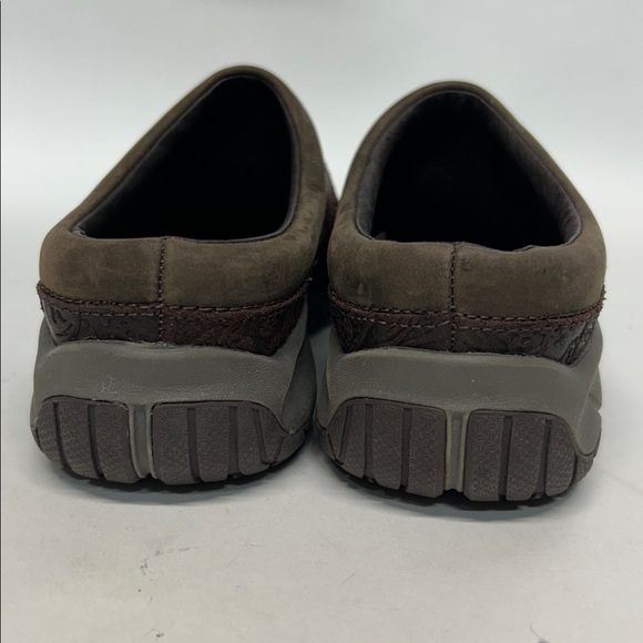 Merrell Brown Slip-On Shoes Women's 6.5 Mule Brown Embossed Floral Grip - Picture 6 of 6